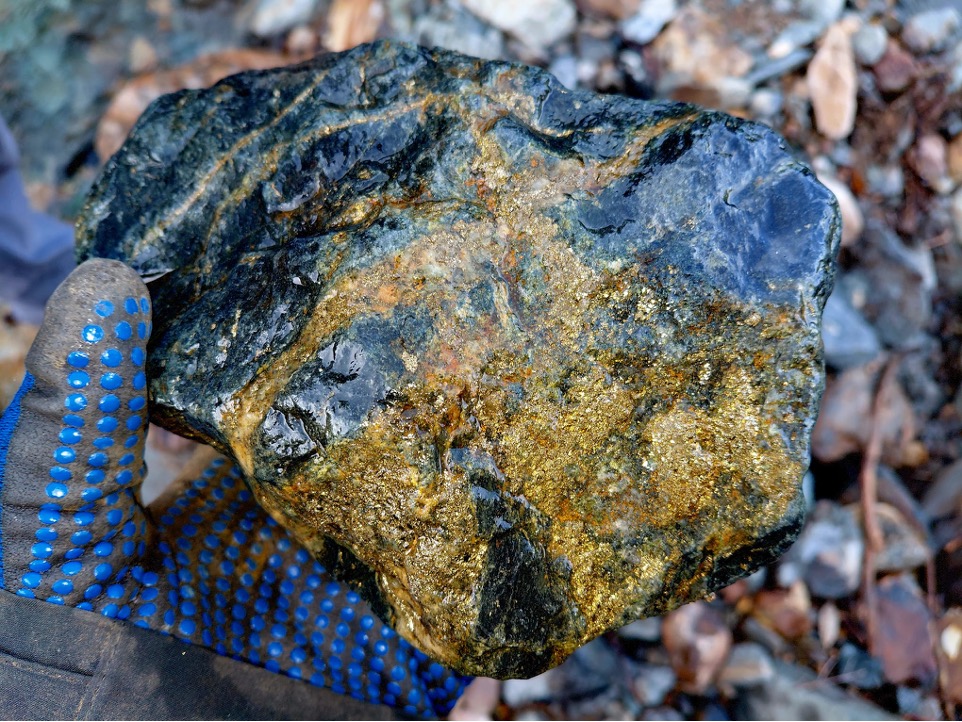 Photograph 1 – Blue Grouse waste-rock pile