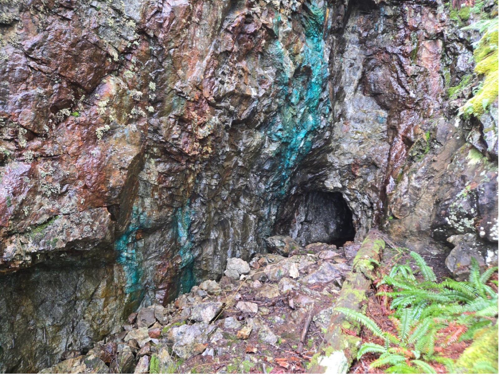 Photograph 4 – Close up of main Santana portal area.